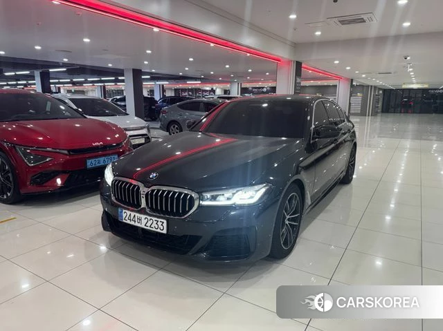 BMW 5 Series (G30) 2023 Серый из Кореи