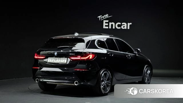 BMW 1 Series (F40) 2024 Черный из Кореи