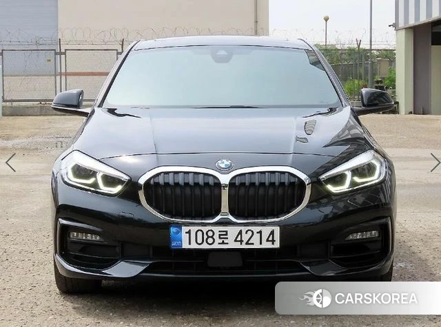 BMW 1 Series (F40) 2022 Черный из Кореи