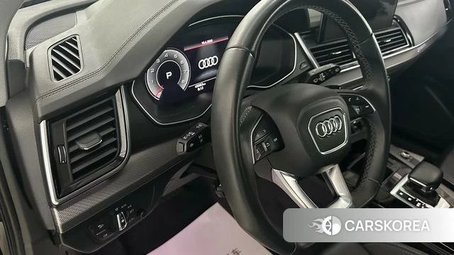 Audi Q5L 2022 Черный из Китая