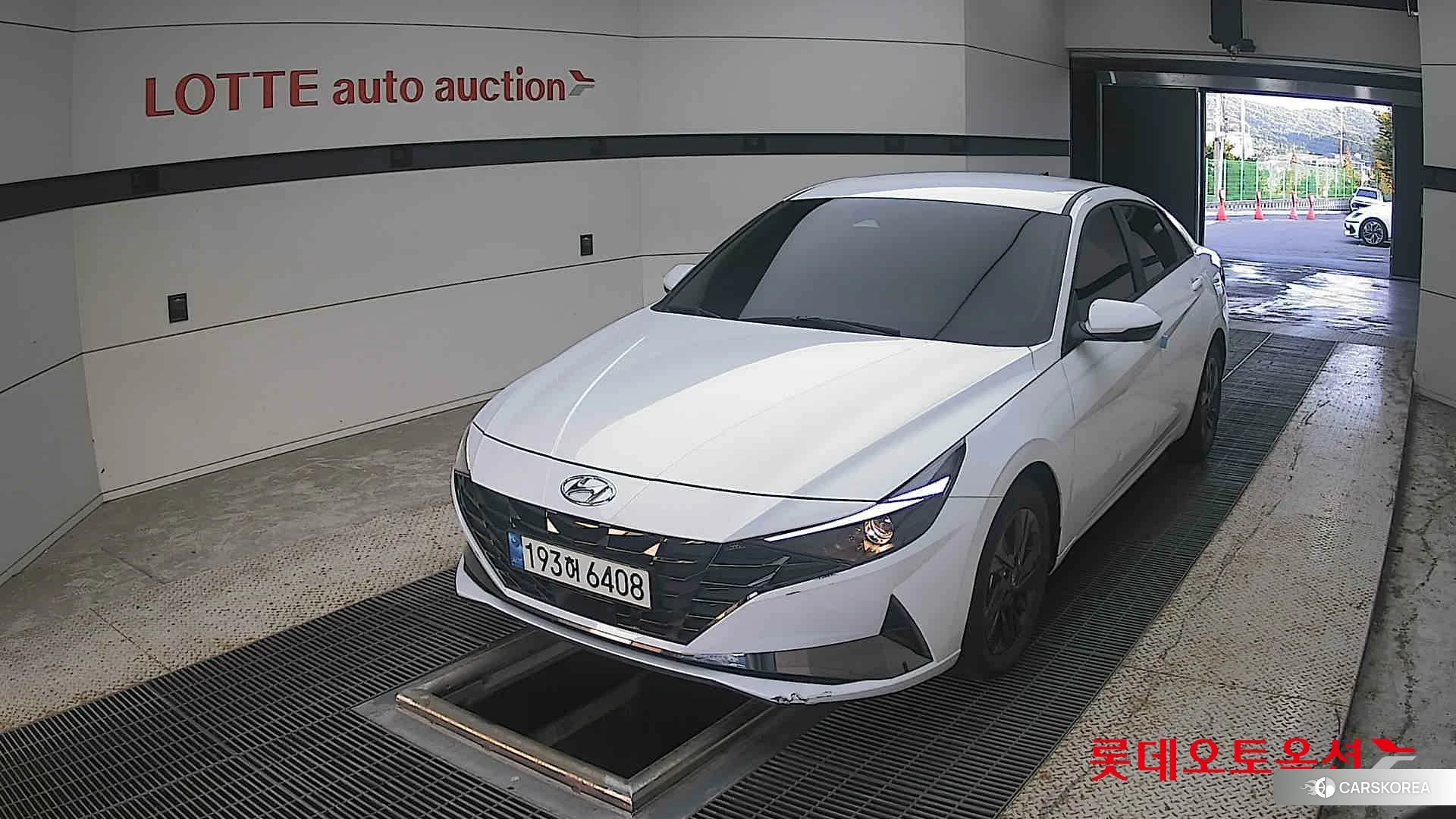 Hyundai Avante Hybrid 2023 Polar White из Кореи
