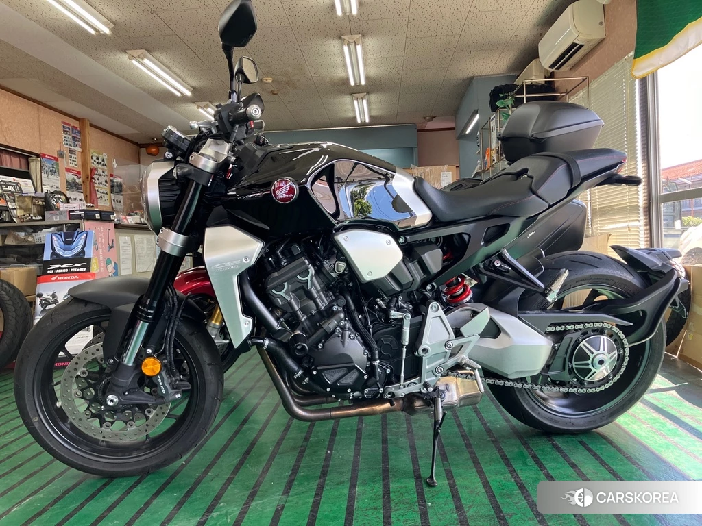 Проданный Honda CB1000R 2018 из Японии