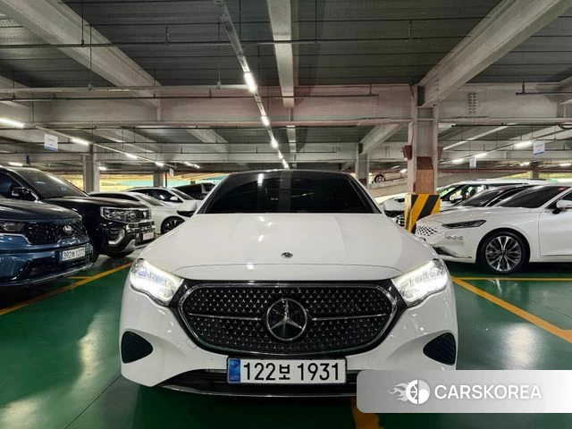 Mercedes-Benz E-Class W213 2025 Белый из Кореи