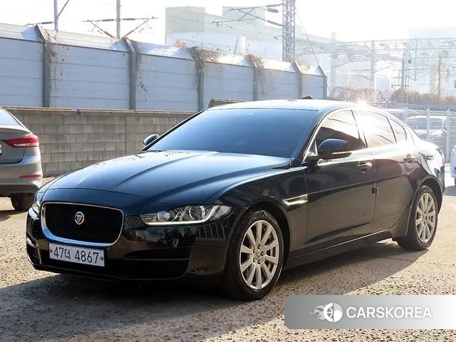 Jaguar XE 2018 Черный из Кореи