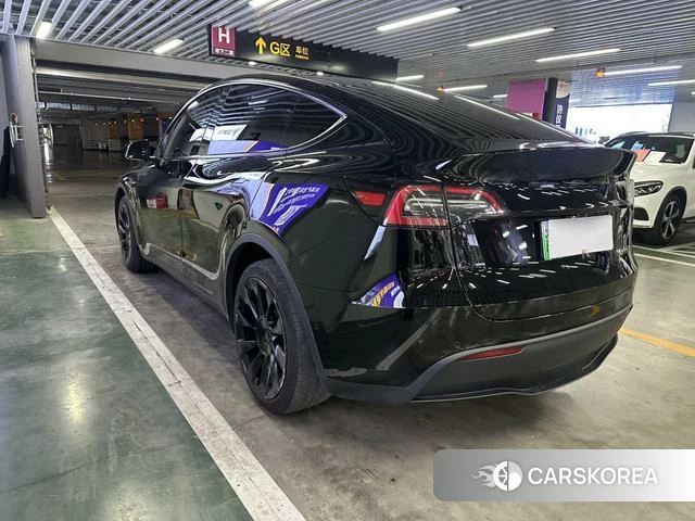 Tesla Model Y 2023 Черный из Китая