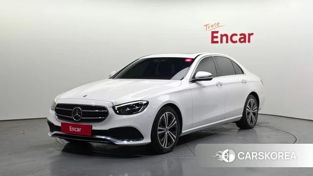 Mercedes-Benz E-Class W213 2021 Белый из Кореи