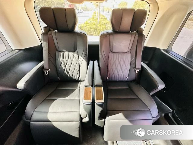 Toyota Granvia (overseas) 2023 Белый из Китая