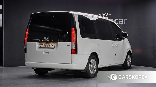 Hyundai Staria 2022 Белый из Кореи