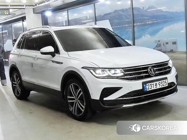 Volkswagen Tiguan second Generation 2022 Белый из Кореи