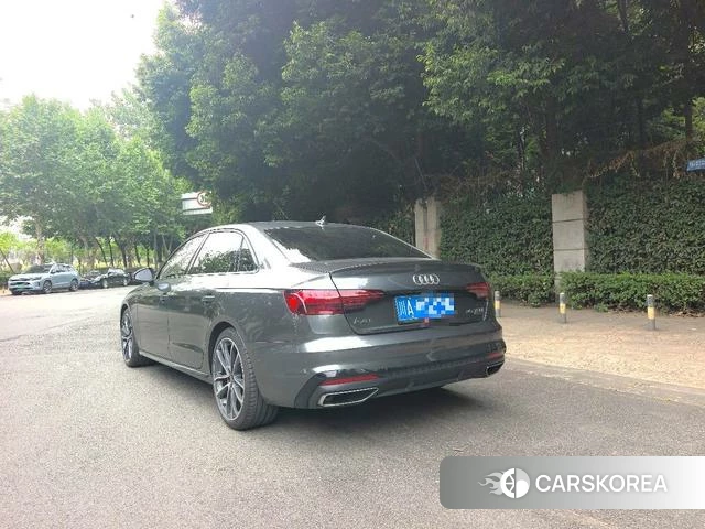 Audi A4L 2021 Темно-серый из Китая