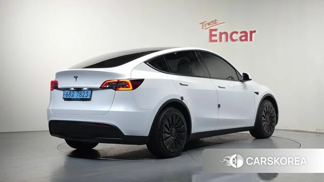 Tesla Model Y 2023 Белый из Кореи