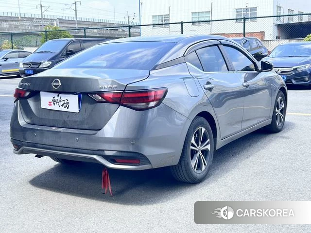 Nissan Xuan Yi 2024 Серебристо-серый из Китая