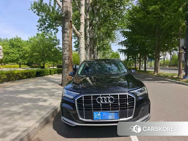 Audi Q7 2021 Черный из Китая