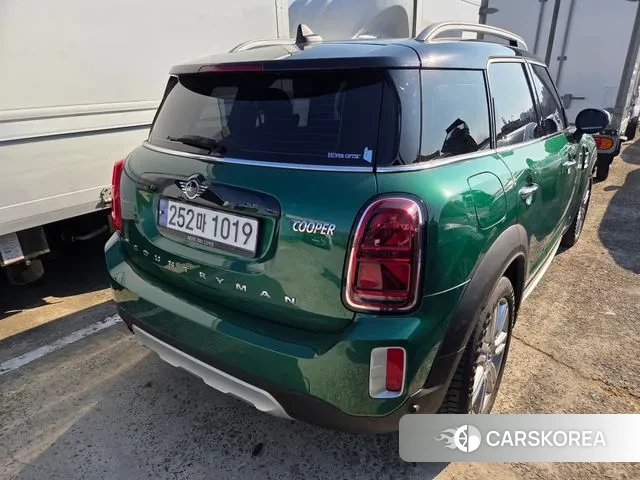 Mini Cooper Countryman 2024 Зеленый из Кореи