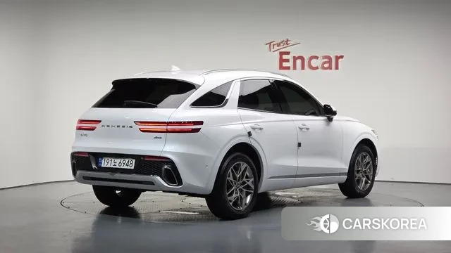 Genesis GV70 2023 Белый из Кореи