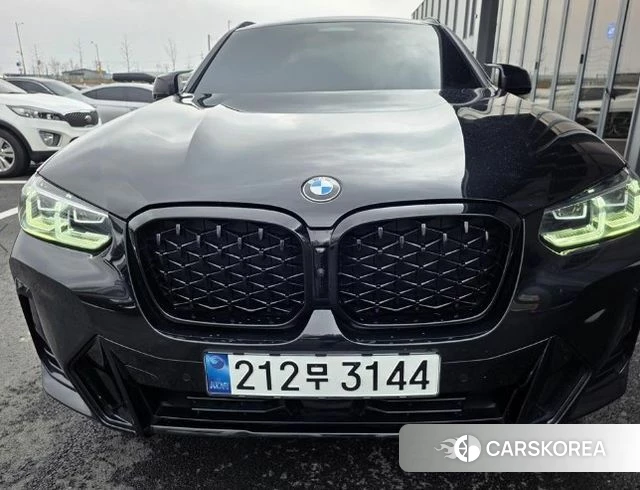 BMW X4 (G02) 2023 Черный из Кореи