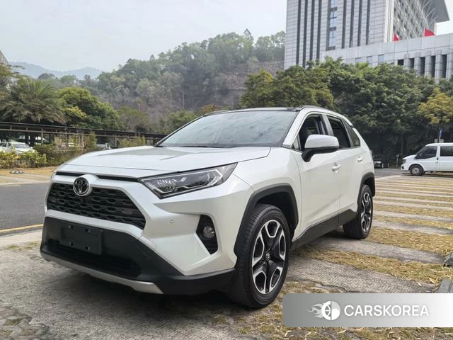 Toyota RAV4 Rongfang 2022 Белый из Китая