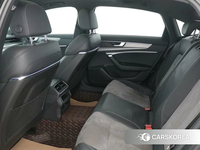 Audi A6L 2021 Черный из Китая
