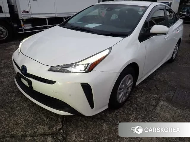 Toyota Prius 2021 из Японии