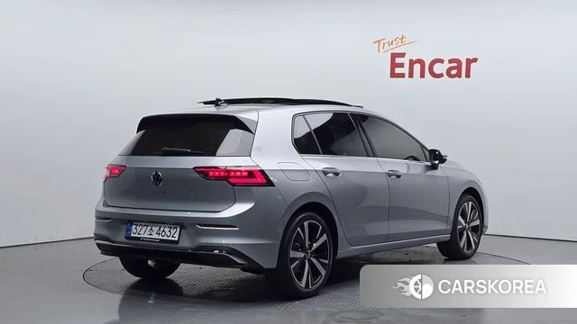 Volkswagen Golf 8th Generation 2026 Серебристо-серый из Кореи