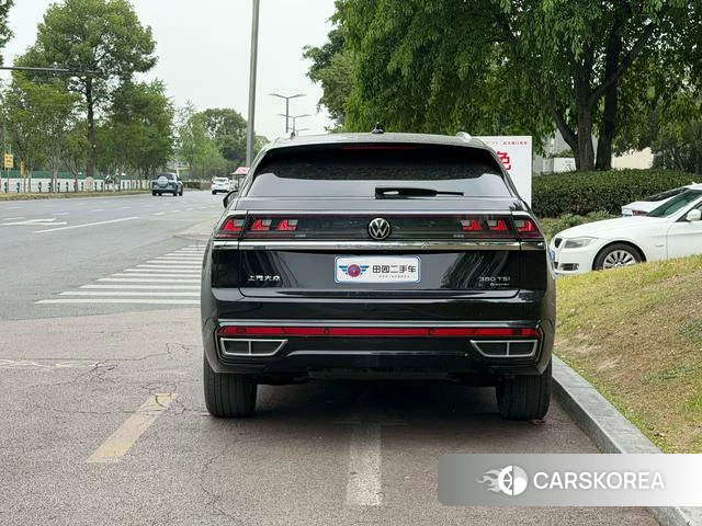 Volkswagen Tourang 2024 Черный из Китая