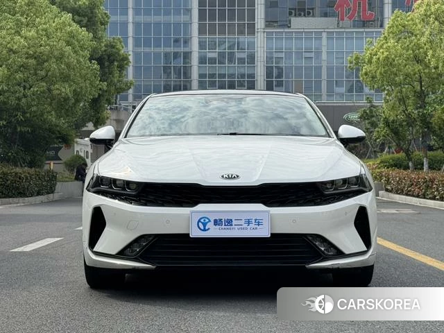 Kia K5 2020 Белый из Китая