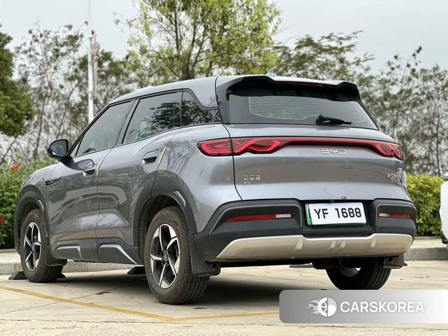 BYD Yuan UP 2025 Темно-серый из Китая