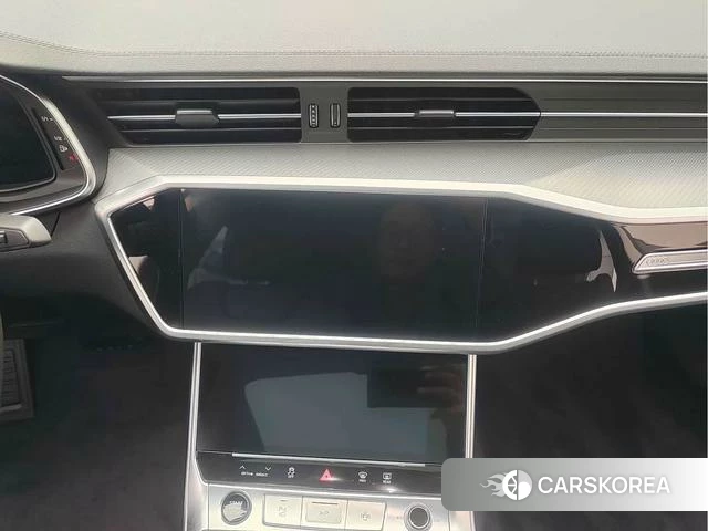 Audi A7 2024 Серебристо-серый из Китая