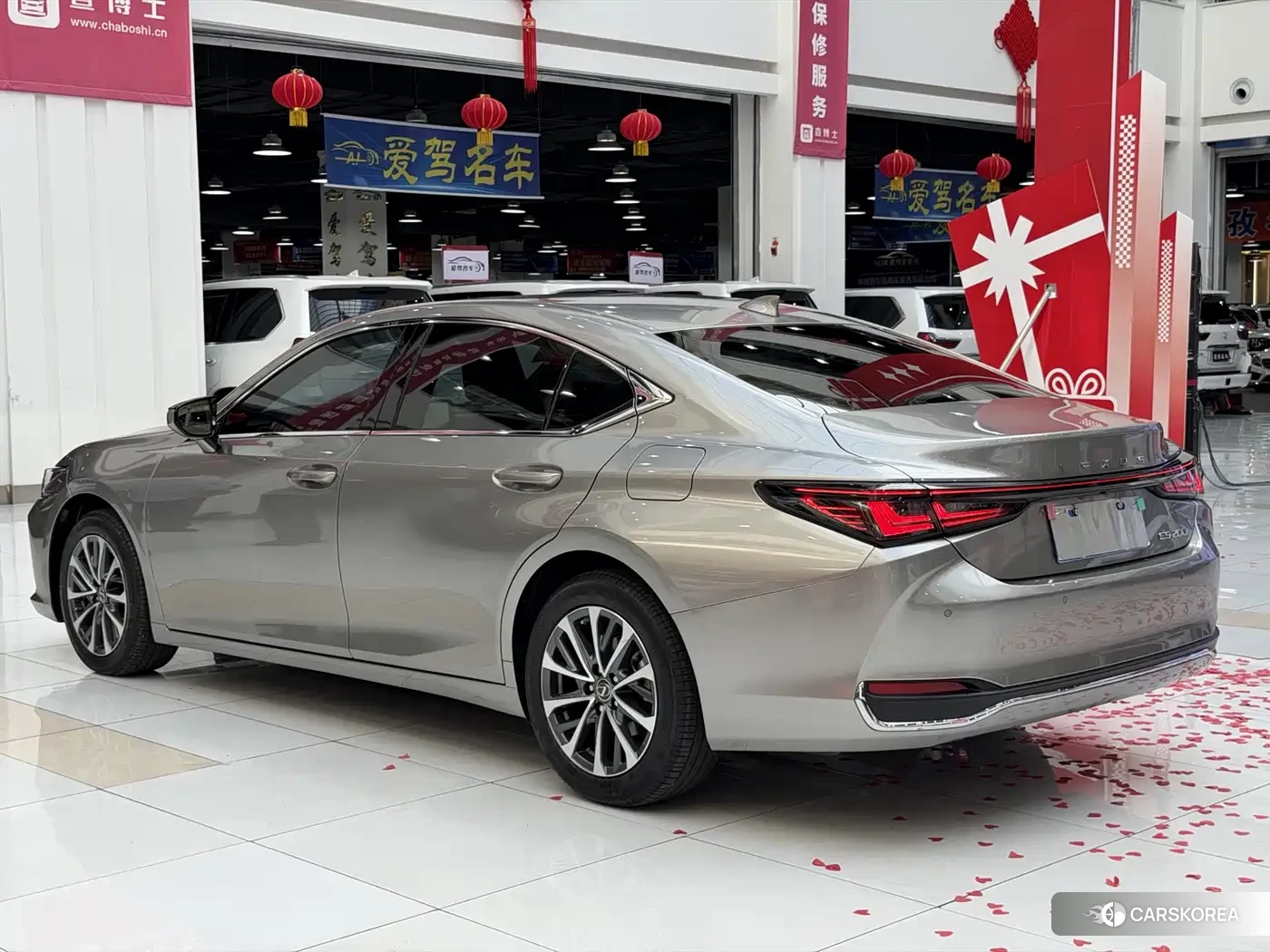 Lexus ES 2026 Silver/gray из Китая