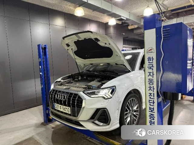 Audi Q3 (F3) 2022 Белый из Кореи