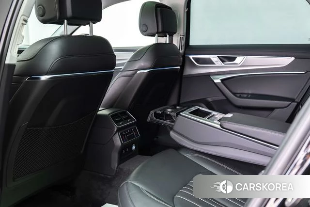 Audi A6L 2023 Черный из Китая