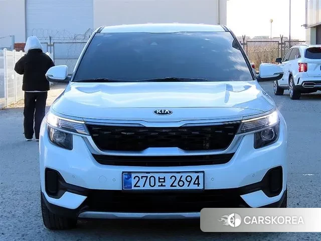 Kia Seltos 2021 Белый из Кореи