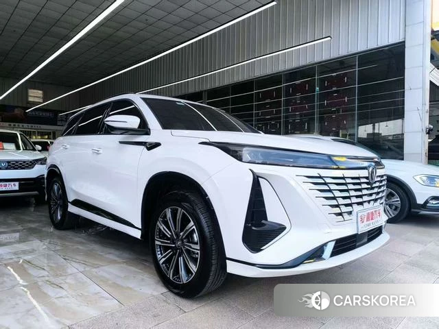 Chang'an CS75 PLUS 2024 Белый из Китая