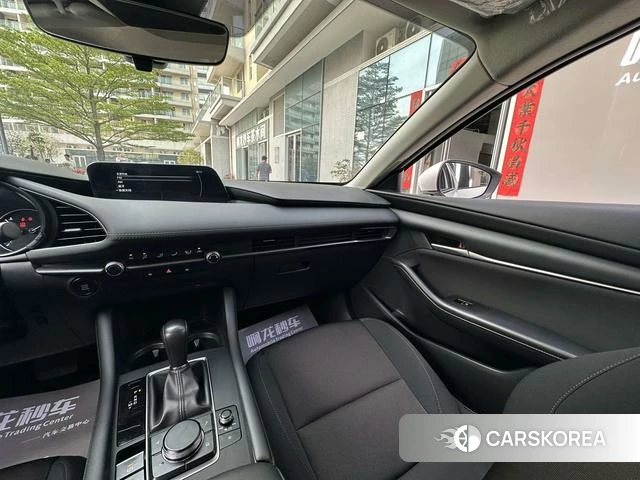 Mazda 3 Angkesaila 2022 Белый из Китая