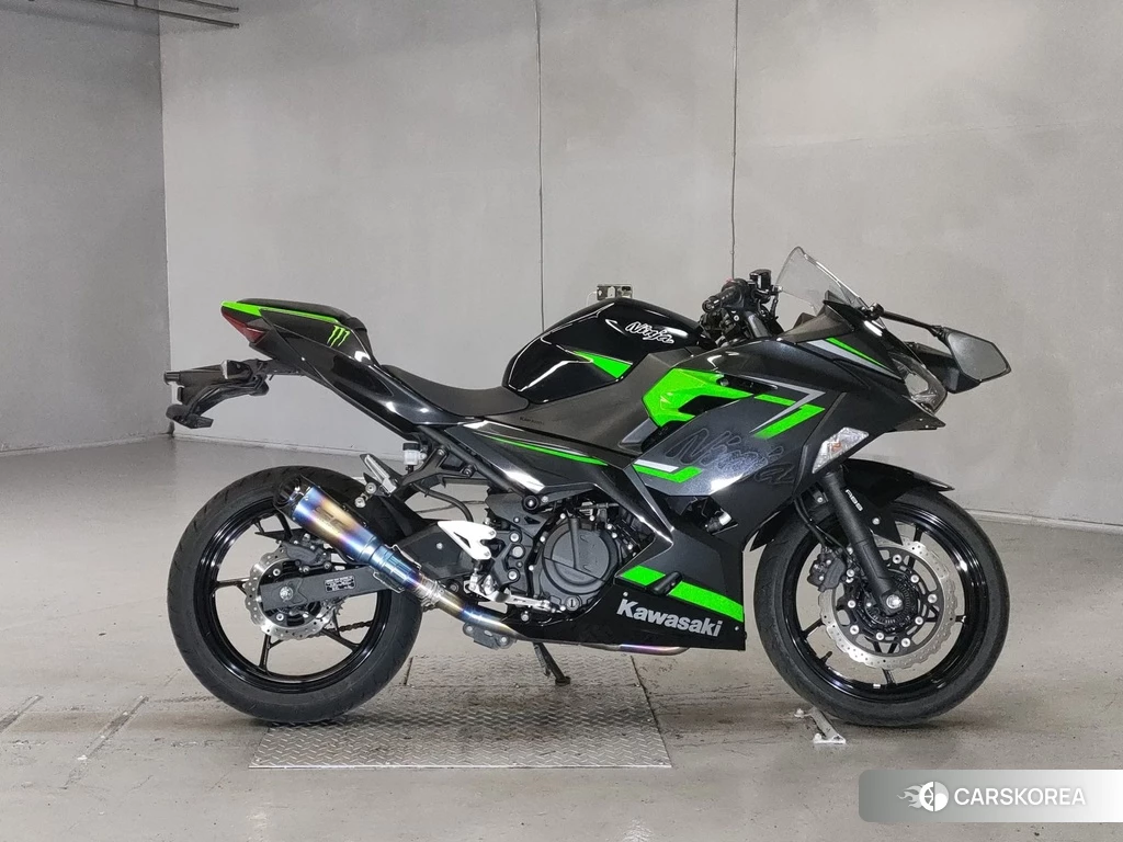 Проданный Kawasaki NINJA 400 2019 из Японии