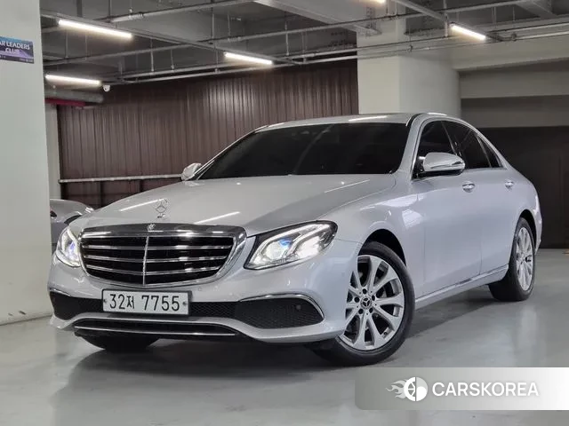 Mercedes-Benz E-Class W213 2018 Серебряный из Кореи