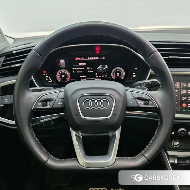 Audi Q3 2023 Белый из Китая