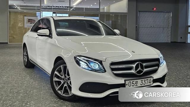 Mercedes-Benz E-Class W213 2019 Белый из Кореи