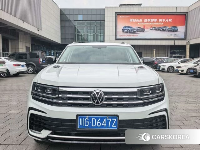 Volkswagen Tourang 2022 Белый из Китая
