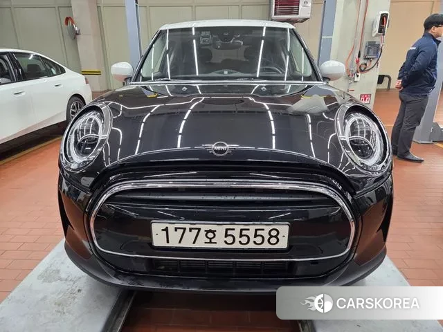Mini Cooper 2024 Черный из Кореи