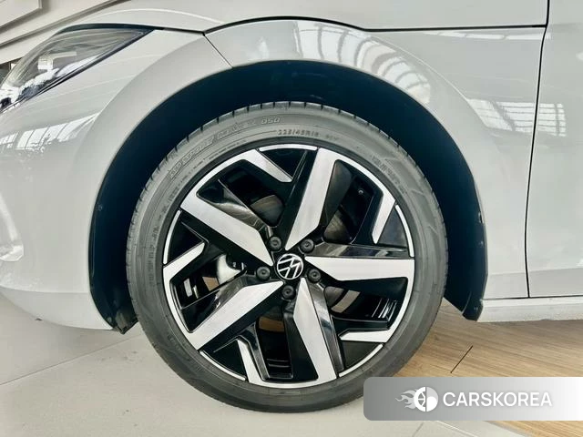 Volkswagen Lingdu 2024 Белый из Китая
