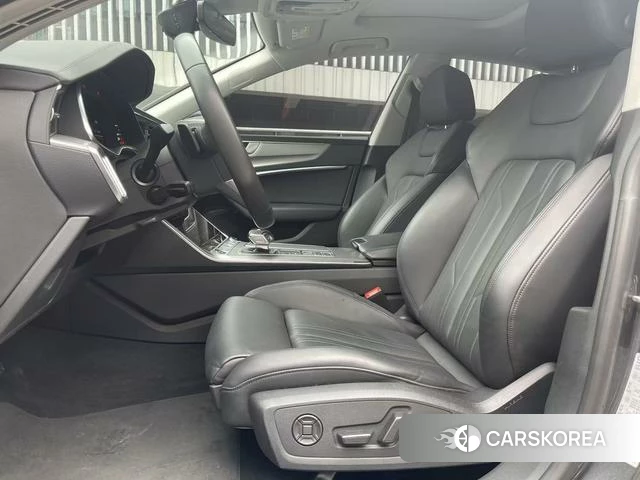 Audi A7 2023 Темно-серый из Китая