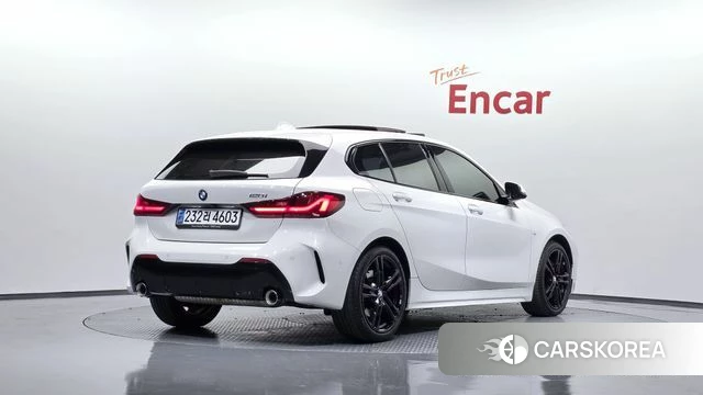 BMW 1 Series (F40) 2023 Белый из Кореи