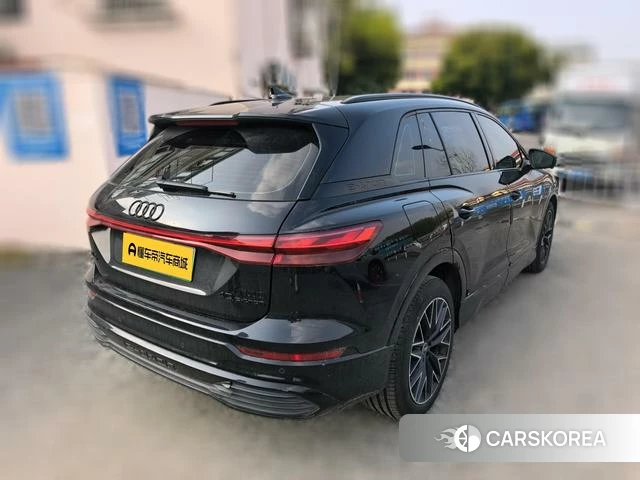 Audi Q5 e-tron 2024 Черный из Китая