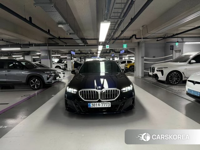 BMW 5 Series (G60) 2025 Черный из Кореи