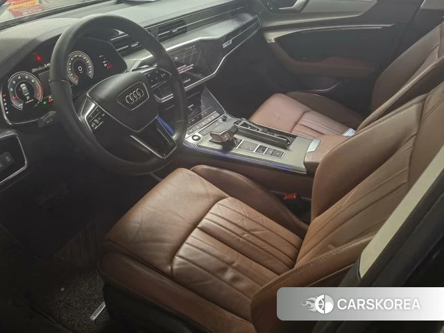 Audi A6L 2021 Черный из Китая