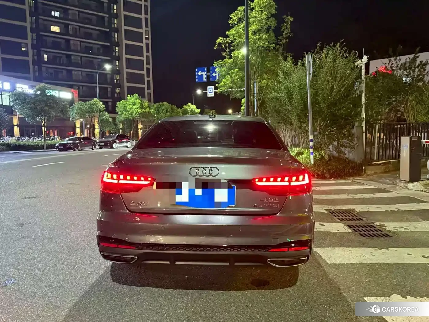 Audi A4L 2024 Silver/gray из Китая