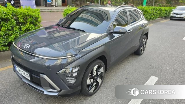 Hyundai Kona (SX2) 2023 Темно-зеленый из Кореи