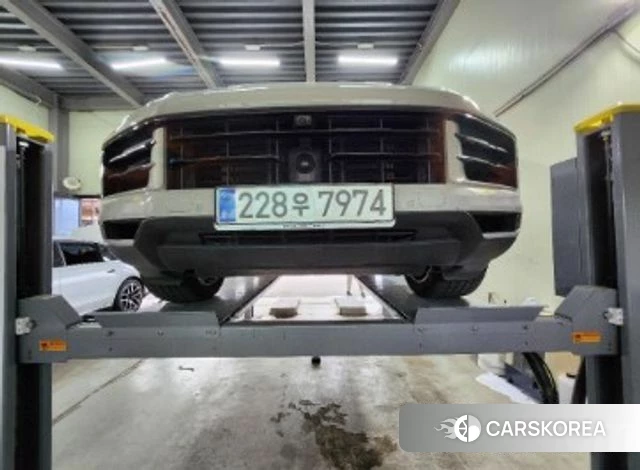 Porsche Cayenne (PO536) 2023 Серебряный из Кореи