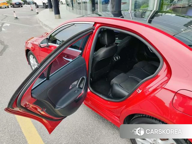 Mercedes-Benz Class A 2021 Красный из Китая